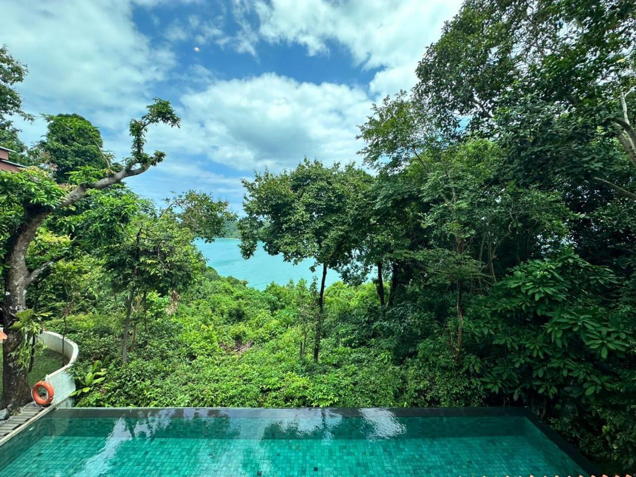 Ambong Pool Villas - Private Pool Пантай Ченанг Екстериор снимка