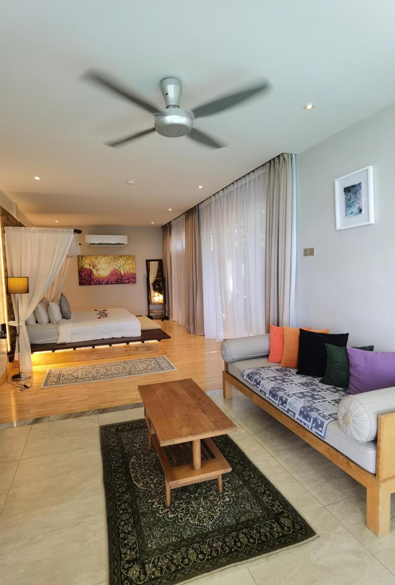Ambong Pool Villas - Private Pool Пантай Ченанг Екстериор снимка