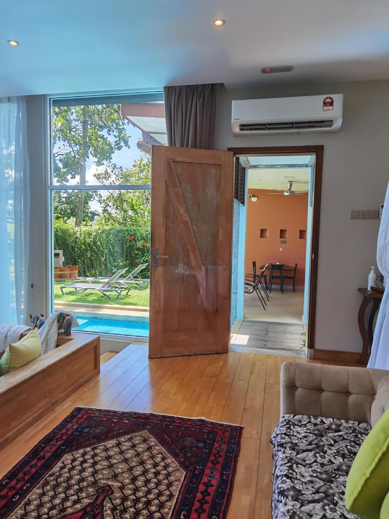 Ambong Pool Villas - Private Pool Пантай Ченанг Екстериор снимка